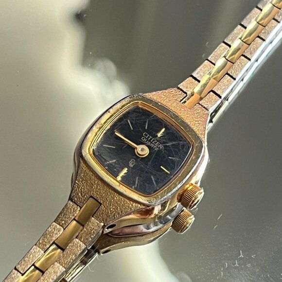 Gold Vintage Dainty Citizen Women's Watch - Picture 3 of 3